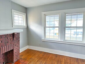 Building Photo - 93-95-95 Stratford Park