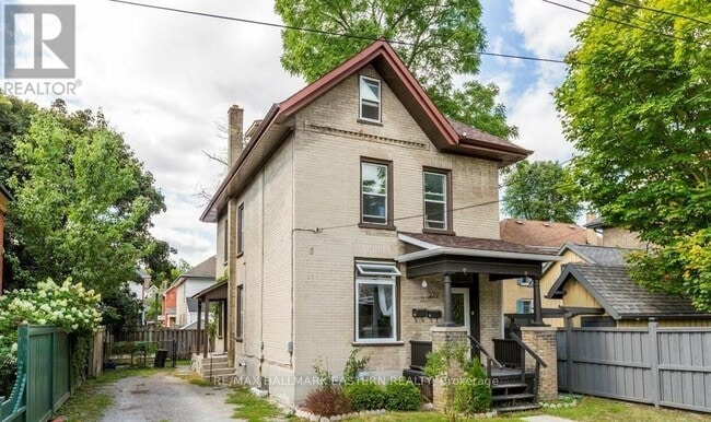 Building Photo - 279 William St