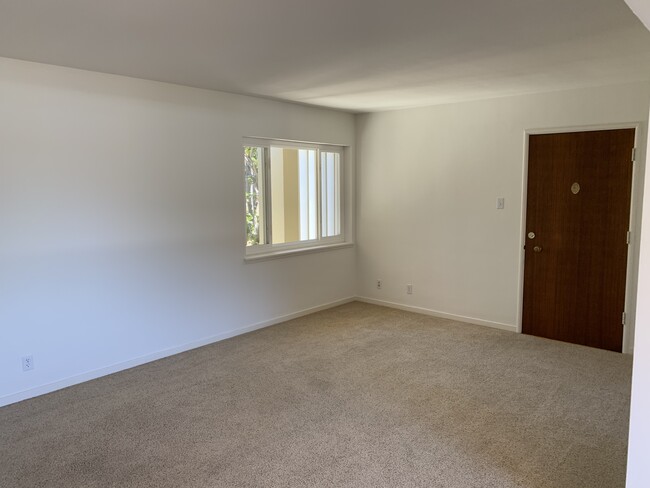 Front Room - 1210 Oak Grove Ave