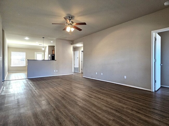 Foto del edificio - Available for Showing Now! 18-Month Lease ...
