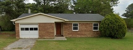 Building Photo - 1605 Blue Springs Rd