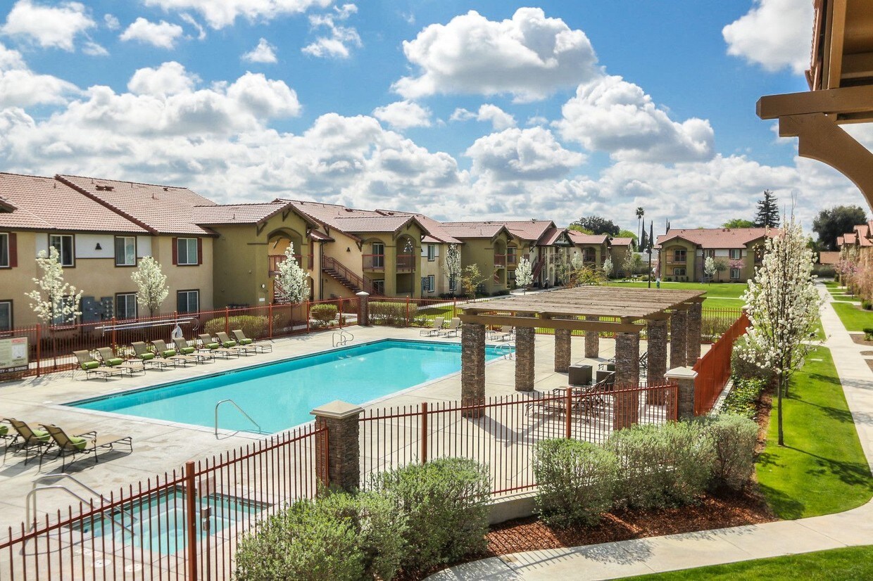 Village at Henderson Apartments in Porterville, CA