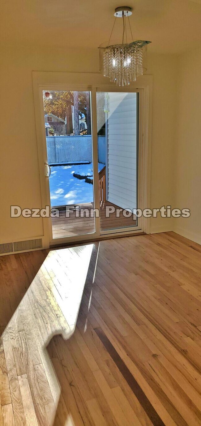Building Photo - Adorable 3 Bedroom/ 2 Bath Rancher AVAILAB...