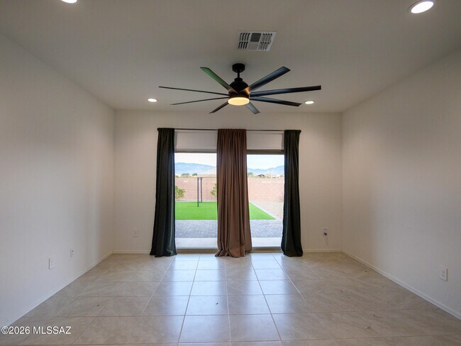Building Photo - 12011 E Patricia Ann Dr