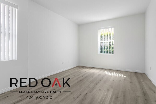 Building Photo - 11925 Kling St