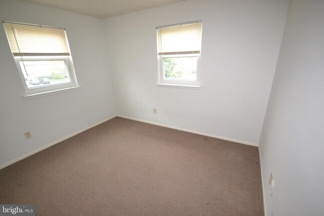 Building Photo - 5081 Defford Pl