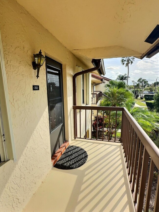 Building Photo - 4682 Lucerne Lakes Blvd E