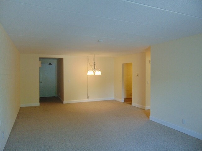 Building Photo - 185 Quincy Shore Dr