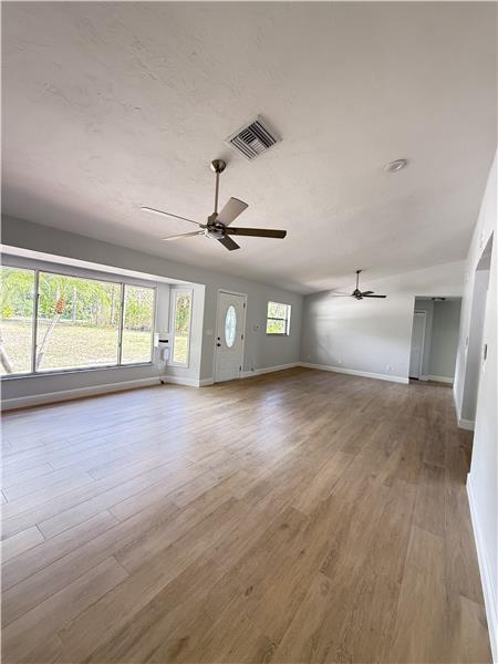 Building Photo - 25356 Pinson Dr