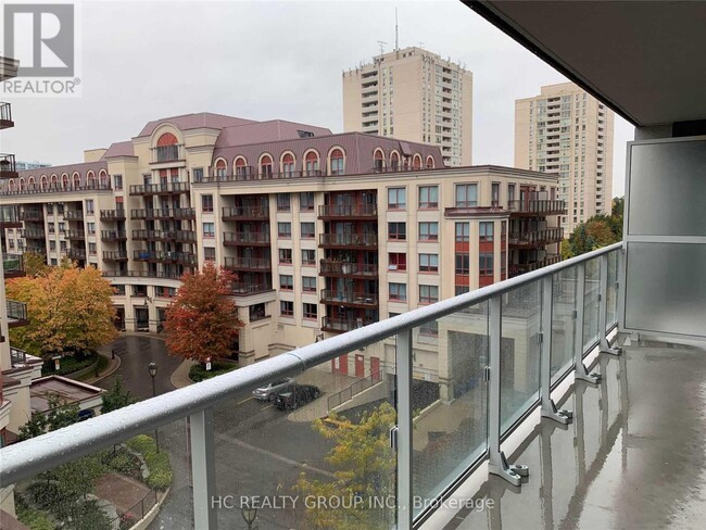 Building Photo - 621-621 Sheppard Ave E