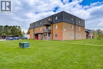 Building Photo - 390 Admiral Dr