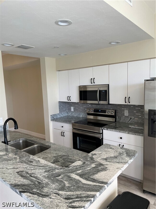 Foto del edificio - 3780 Sawgrass Way