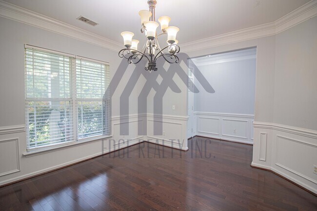 Building Photo - 110 Spring Lakes Dr