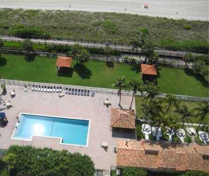 Primary Photo - 2555 Collins Ave