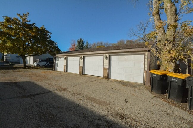 Building Photo - 2228-2234 2nd St SW