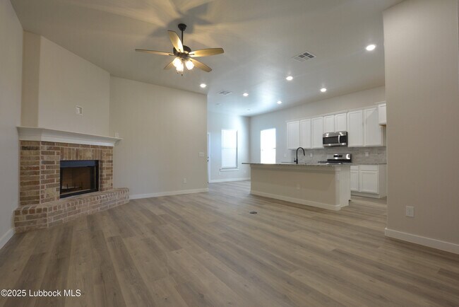 Foto del edificio - 10502 Abbeville Ave