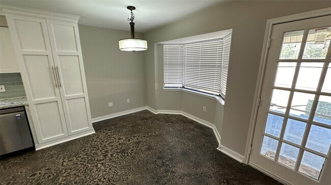 Building Photo - 2 W Mistybreeze Cir