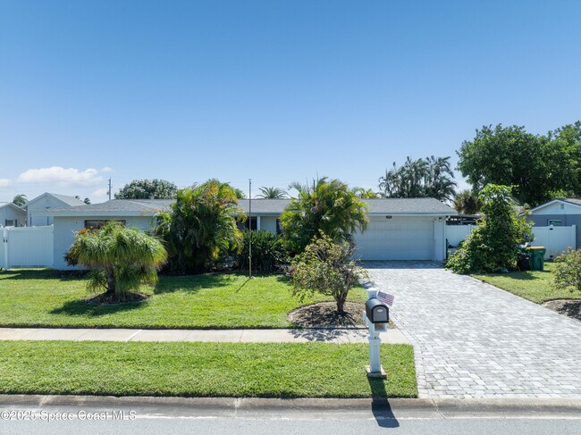 Building Photo - 410 Finch Dr