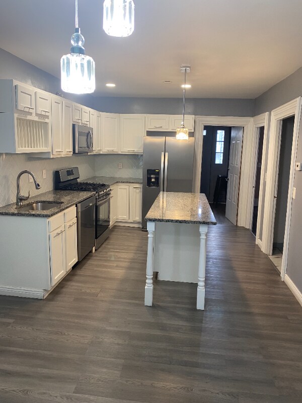 172 Japonica St Unit 1, Pawtucket, RI 02860 Room for Rent in