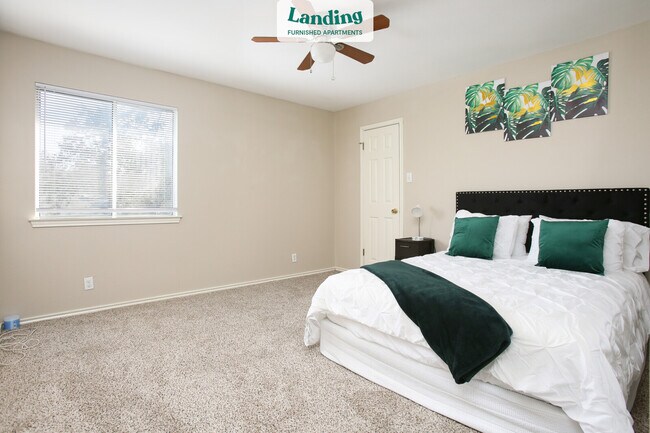 Building Photo - 9339 Foxgrove Way
