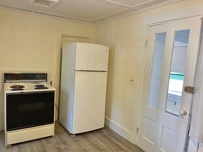 Foto del edificio - 329 Pond St