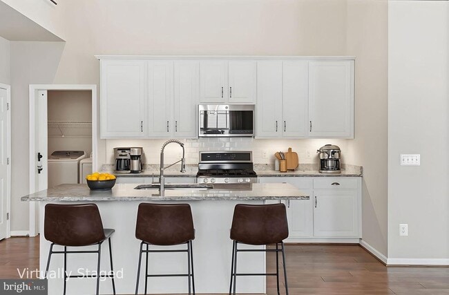 Building Photo - 10512 Blazing Star Lp