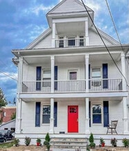 Building Photo - 40 Dewey St