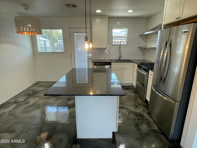 Building Photo - 3416 N 37th St