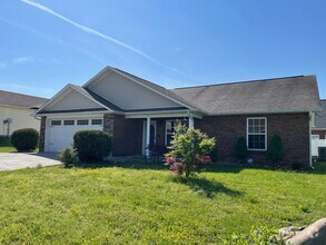 Building Photo - 411 Cornus Ave