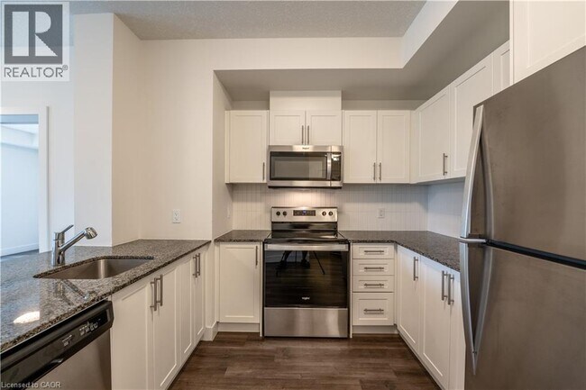 Photo du bâtiment - 1101 Lackner Pl