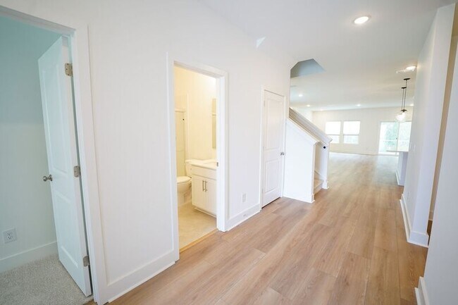 Foto del edificio - 128 Kingswood Cir