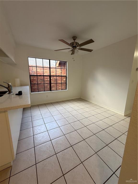 Building Photo - 608 Silva Dr