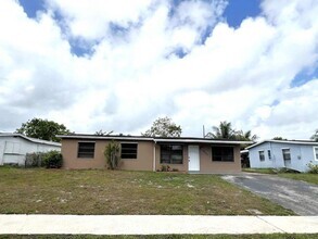 Building Photo - 3701 SW 58th Terrace