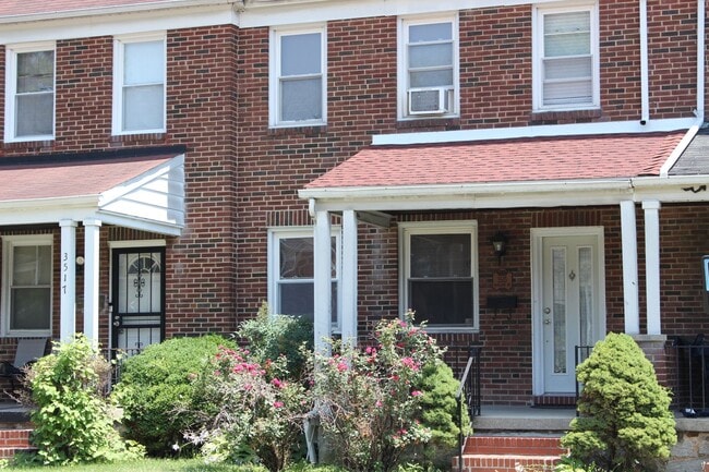 Building Photo - 3515 Parklawn Ave