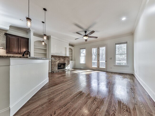 Foto del edificio - Luxury Alpharetta/Milton Townhouse!!