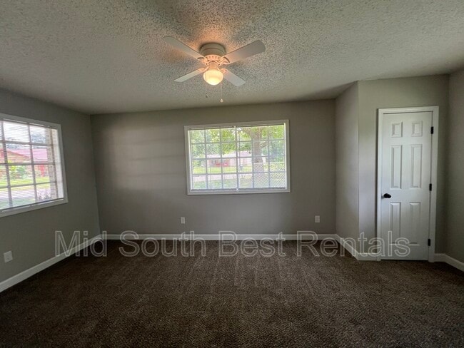 Building Photo - 4135 Navaho Ave