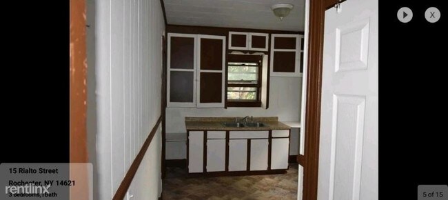 Building Photo - 3 br, 1 bath House - 15 Rialto St