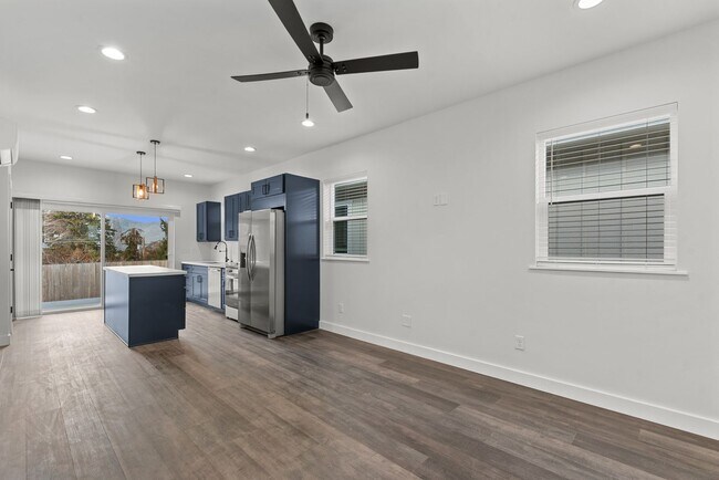 Foto del edificio - Brand new 2 bed/2 bath, central a/c, dishwasher, washer & dryer, deck & patio! April rent free!