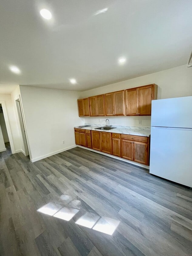 Foto del edificio - 1529 Providence Rd