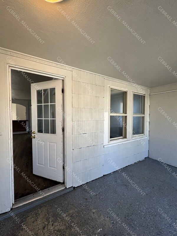Building Photo - 2801 Gibson St