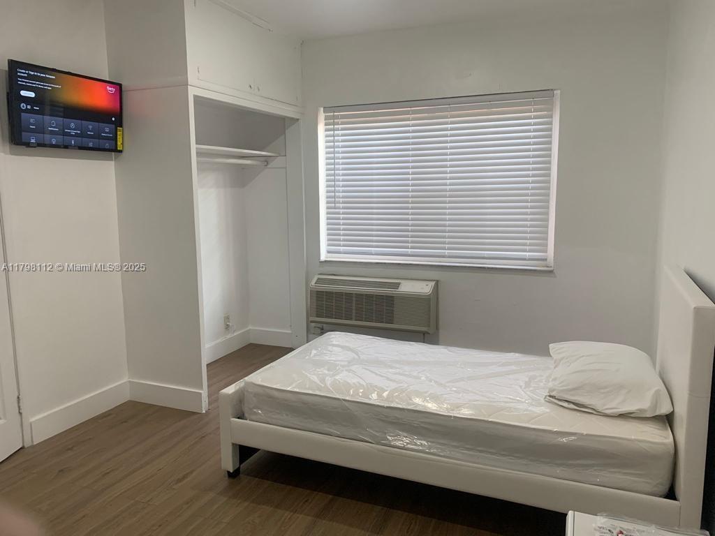 Foto del edificio - 8011 Abbott Ave