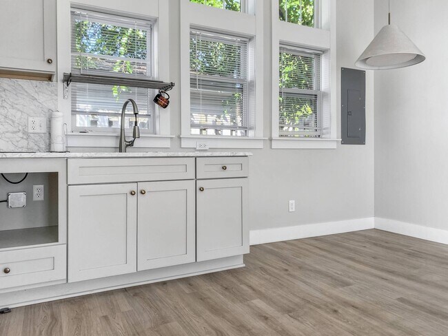 Foto del edificio - 231 W 17th St