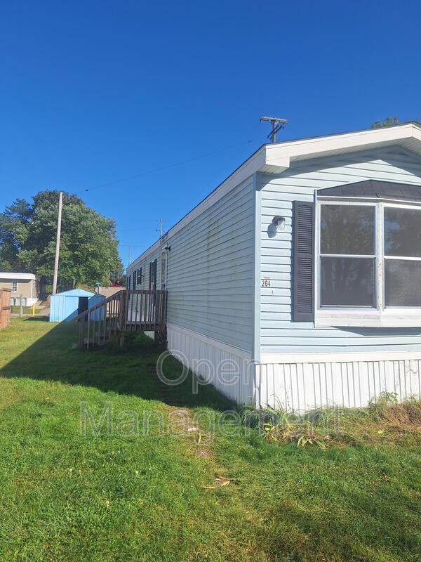 Building Photo - 301 Mantle Ave