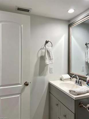 Foto del edificio - 501 Forest Lakes Blvd