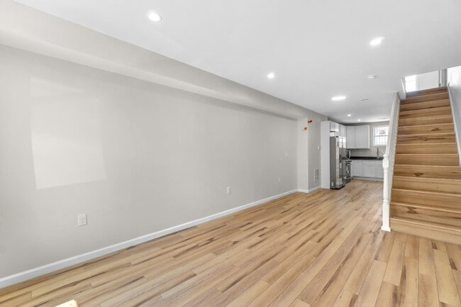 Building Photo - 3326 Noble St