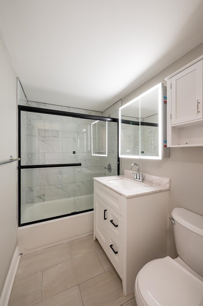 Building Photo - 9060 Palisade Ave