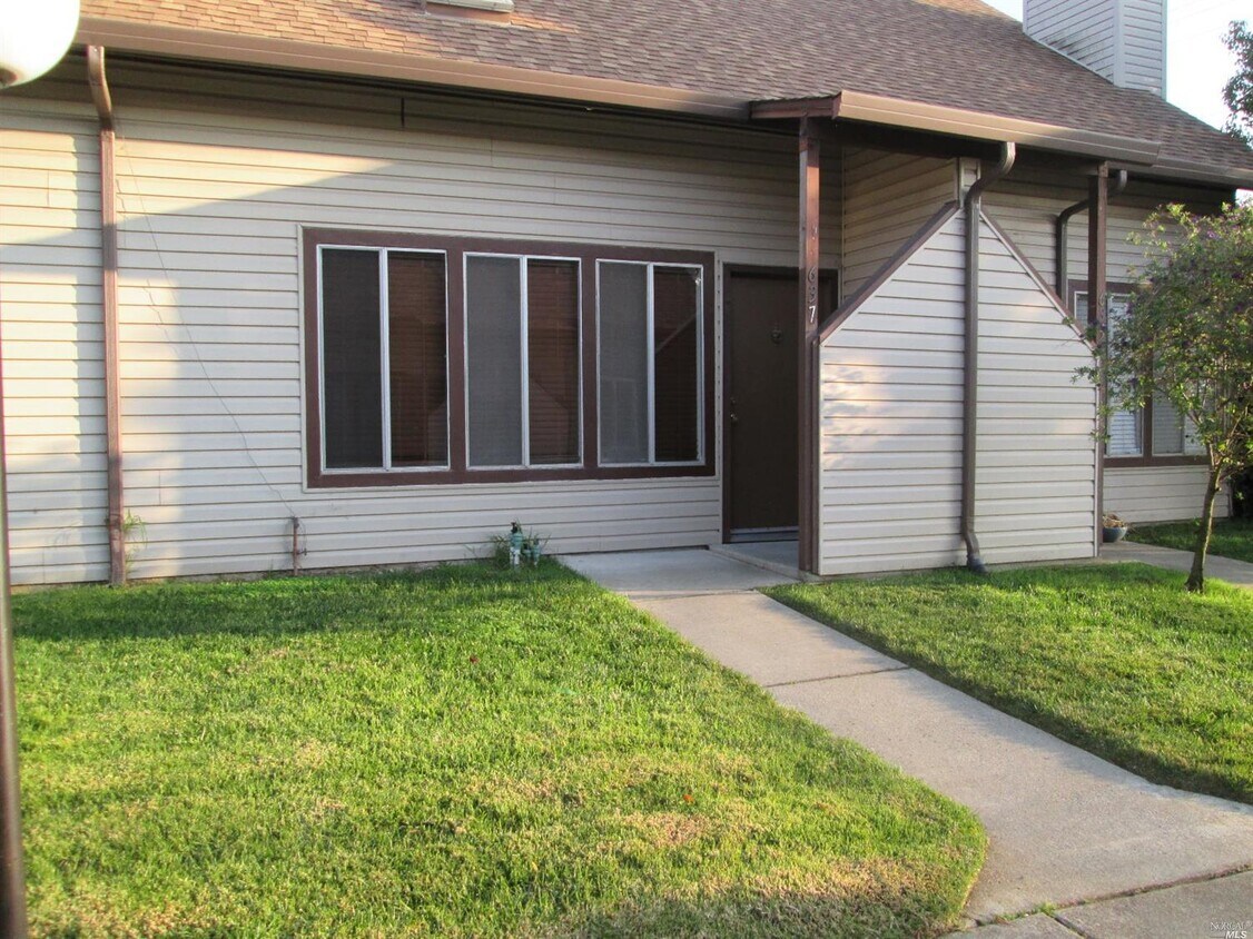 637 Military W, Benicia, CA 94510 Condo for Rent in Benicia, CA