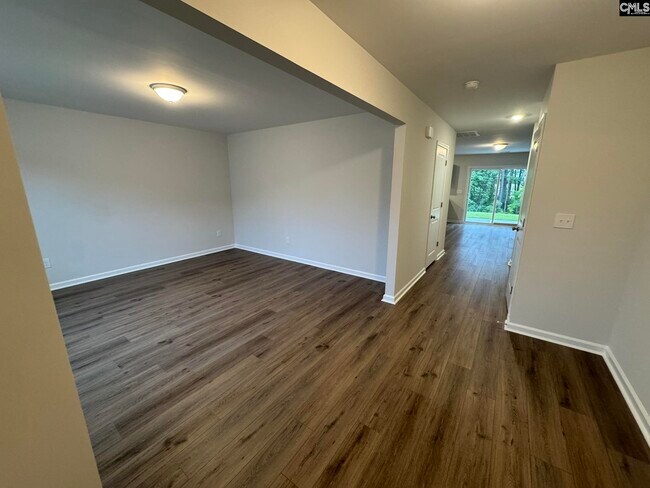 Building Photo - 3026 Hallsdale Dr