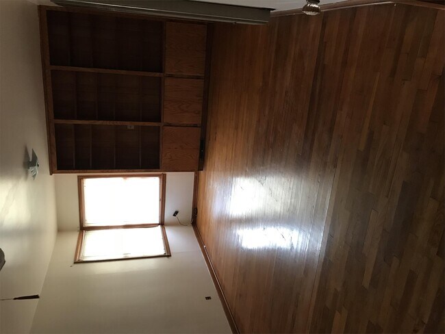 Building Photo - 816 S Mission Ln