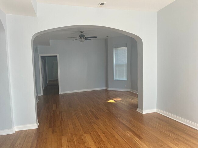 Building Photo - 5527 S. Marshfield Ave.